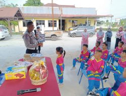 Murid TK di Polsek Tapung
