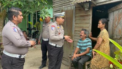 Tampil Beda, Satlantas Polres Kampar Padukan Jumat Berkah dan Green Policing, Masyarakat Terharu, Lingkungan Terjaga