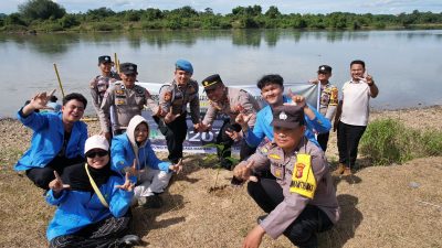 Peringati Hari Pohon Nasional, Kapolsek Bangkinang Barat Tanami Pulau Empat Balai