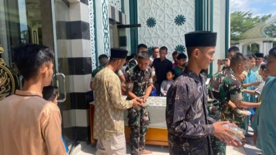 Batalyon Infanteri TP 898/PC Laksanakan Jumat Barokah Di Mesjid Raya Al-Falah Salo