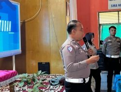 Police Goes SMA N 1 Kampar Timur, Tanamkan Budaya Tertib Lalu Lintas dan Peduli Lingkungan