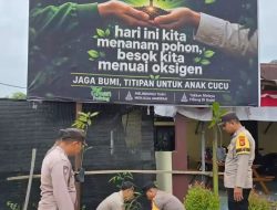 Konsisten Jaga Kelestarian Lingkungan, Polsek Bangkinang Barat Tanam Bibit Pohon di Area Mapolsek