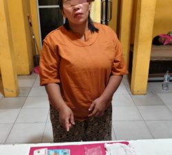 Wanita Paruh baya Diamankan Polsek Tapung Hilir, Ternyata ini Penyebabnya