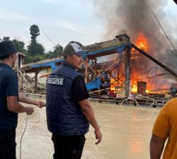 12 Rakit Dimusnahkan, 2 Terduga Diamankan, Kapolres Kampar : Segala Pelanggaran Akan Ditindak Tegas